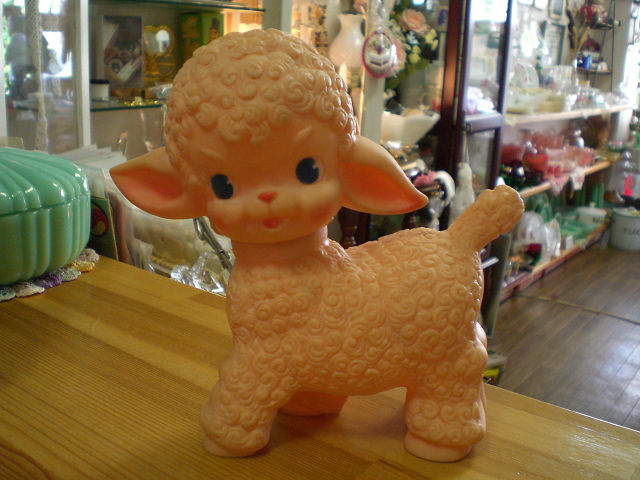 2.ショッピング » Vintage SUN RUBBER ラバードール 羊 (ピンク)・1955年